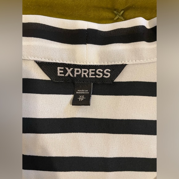 Express High Low Top - Picture 2 of 2